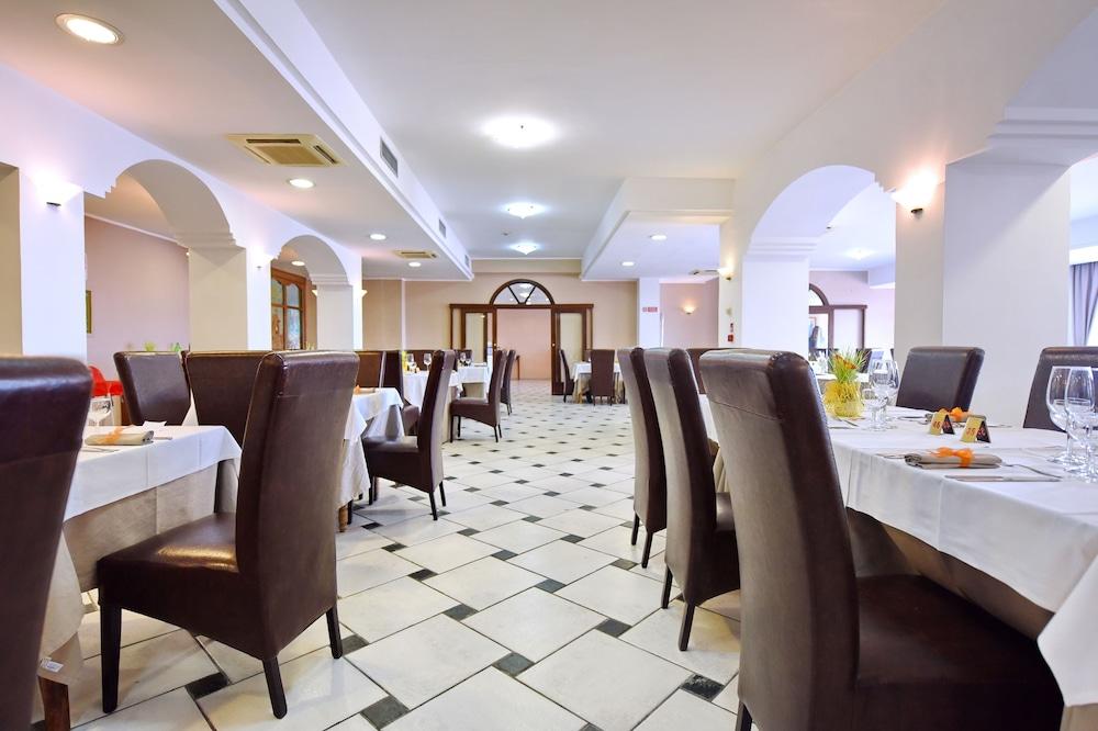 Hotel Costa D'oro 3*
